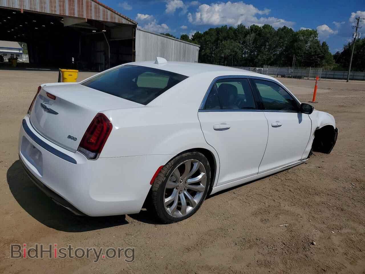 2019 CHRYSLER 300 - VIN: 2C3CCAAG8KH626064 - Фото 3