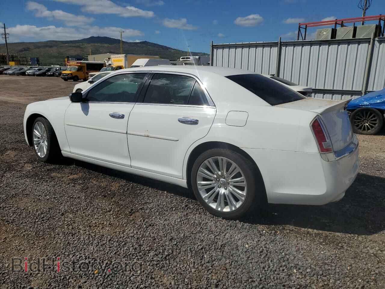 2014 CHRYSLER 300 - VIN: 2C3CCAET2EH157341 - Photo 2