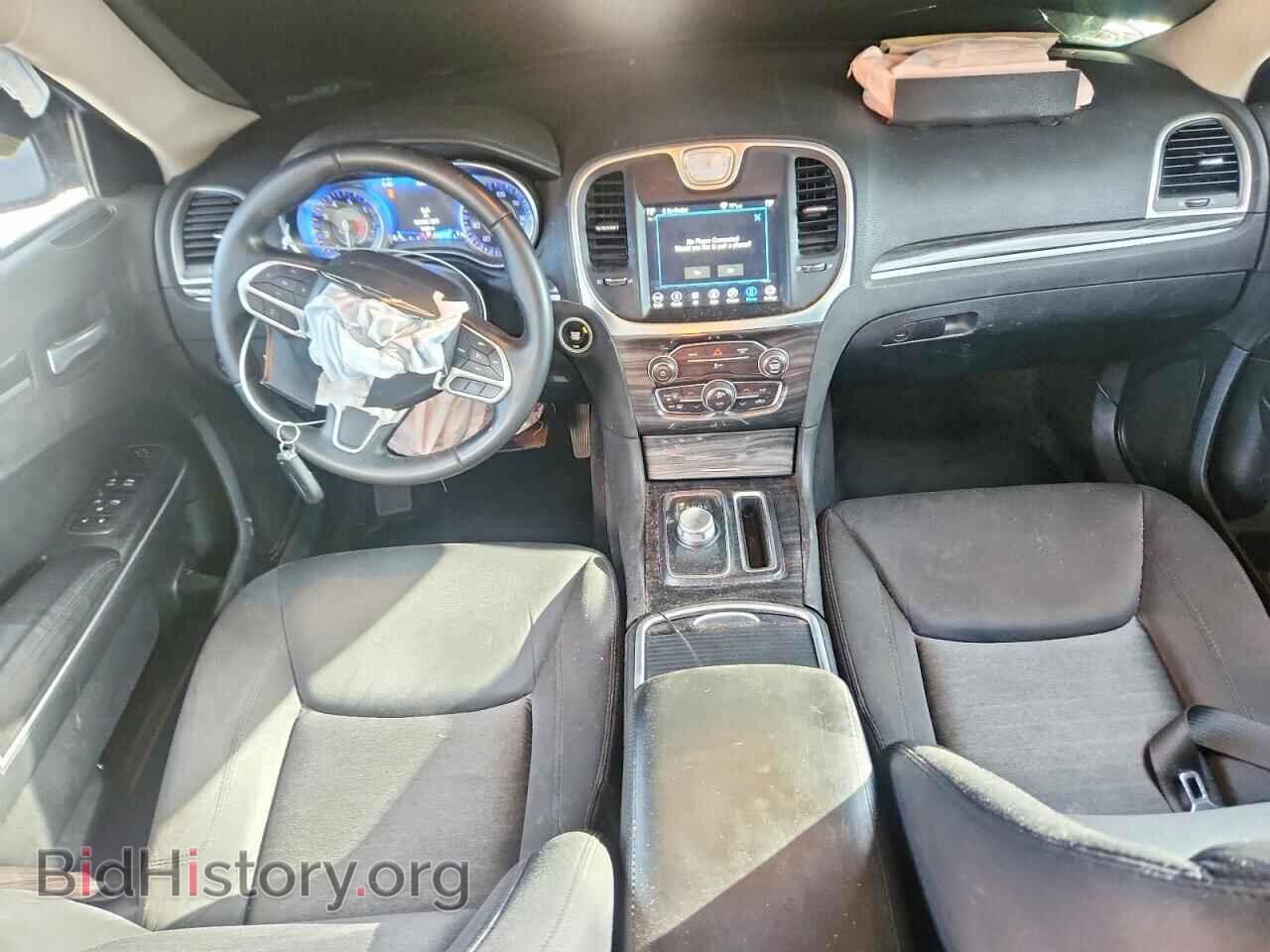 2018 CHRYSLER 300 - VIN: 2C3CCAAG2JH281824 - Photo 8