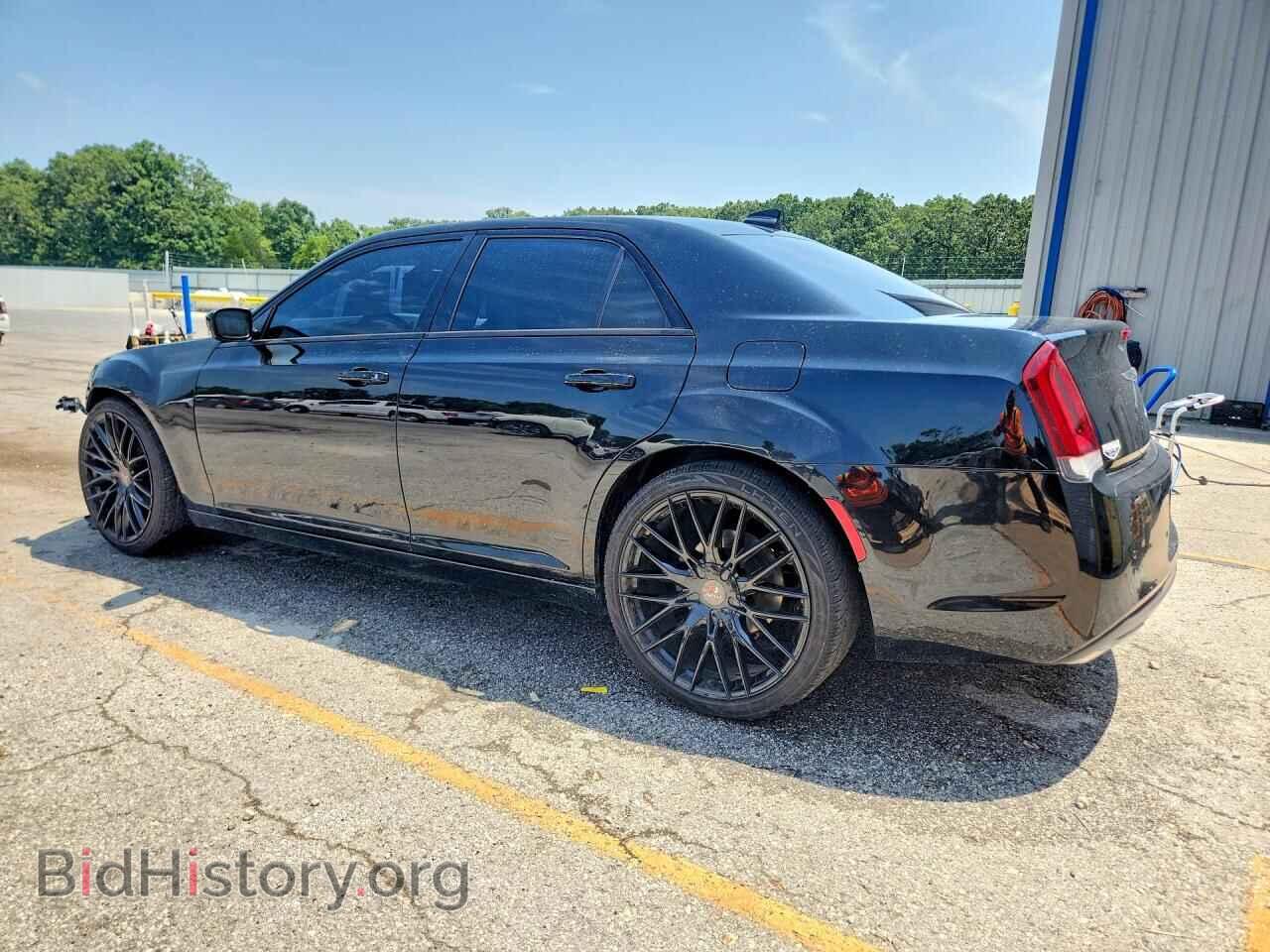 2017 CHRYSLER 300 - VIN: 2C3CCABG7HH596854 - Фото 2