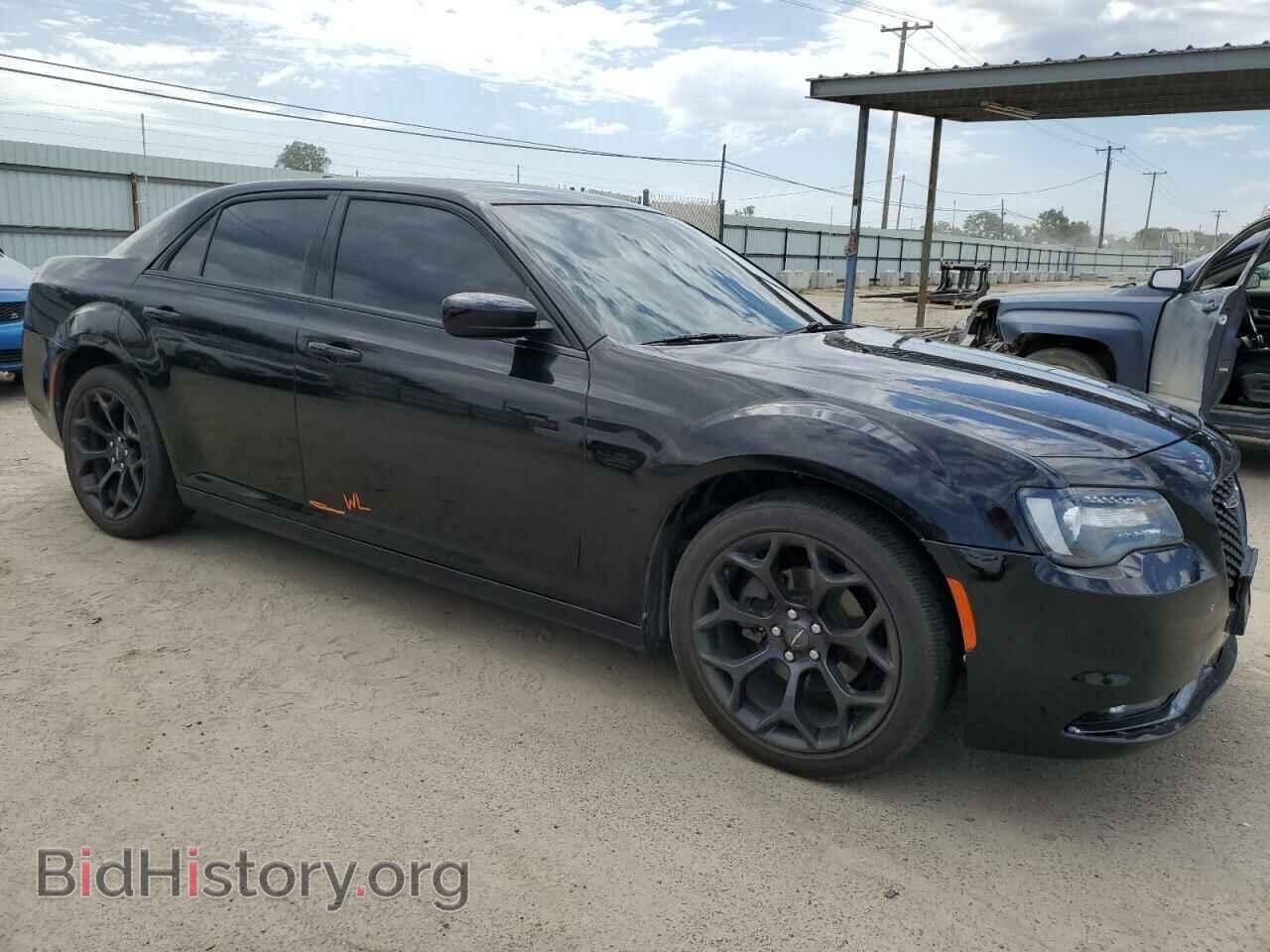 2019 CHRYSLER 300 - VIN: 2C3CCABG7KH585442 - Фото 4