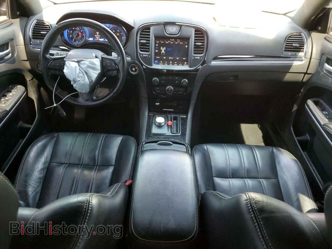 2019 CHRYSLER 300 - VIN: 2C3CCABG7KH585442 - Фото 8