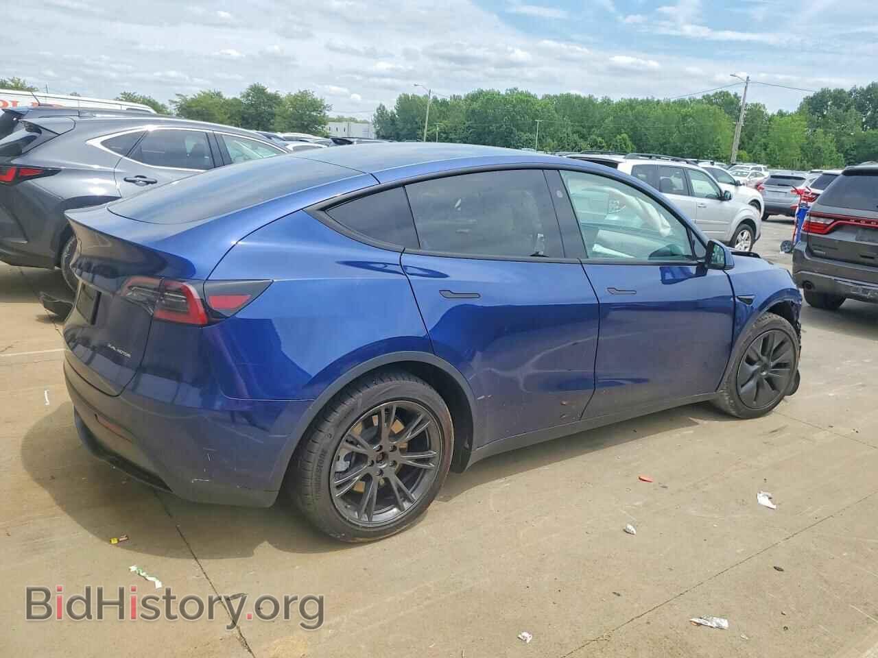 2024 TESLA MODEL Y - VIN: 7SAYGAEEXRF202774 - Photo 3