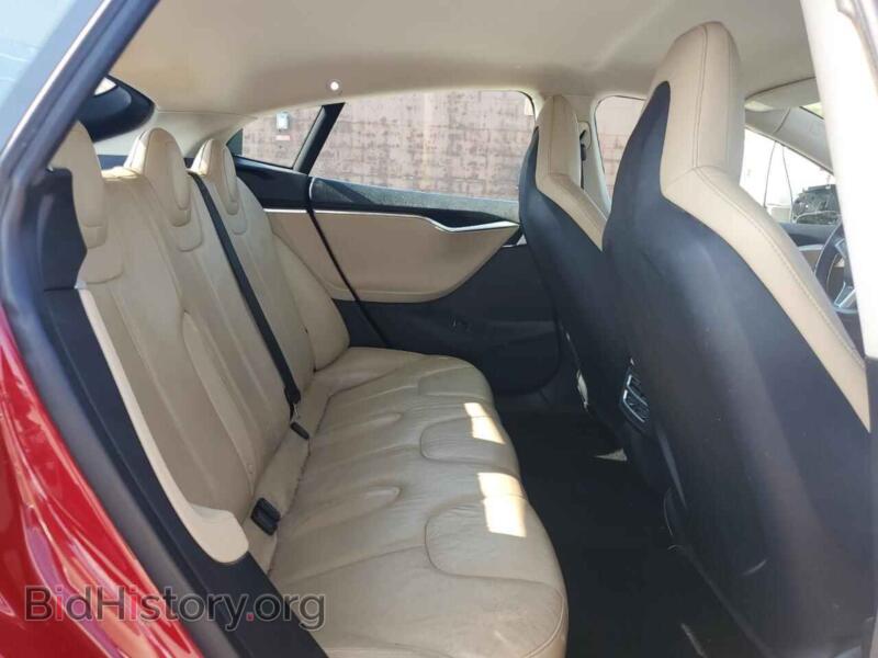 2013 Tesla MODEL S (VIN 5YJSA1CN9DFP20925) — фото 10 из 12