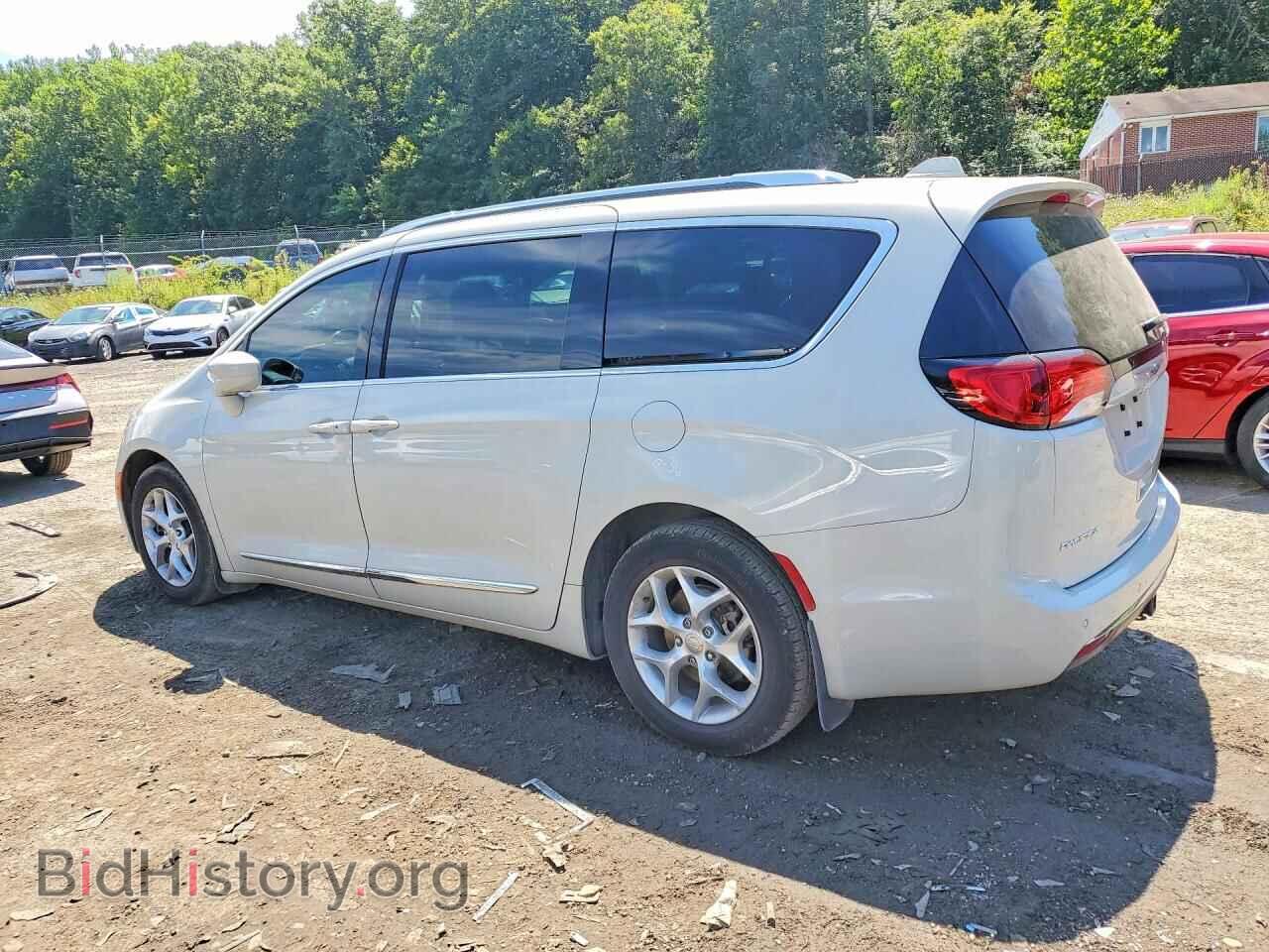 2017 CHRYSLER PACIFICA - VIN: 2C4RC1EG1HR555941 - Photo 2