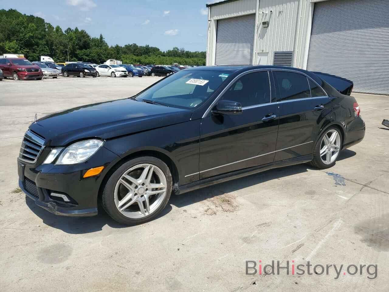 Photo WDDHF8HB9BA409803 - MERCEDES-BENZ E-CLASS 2011