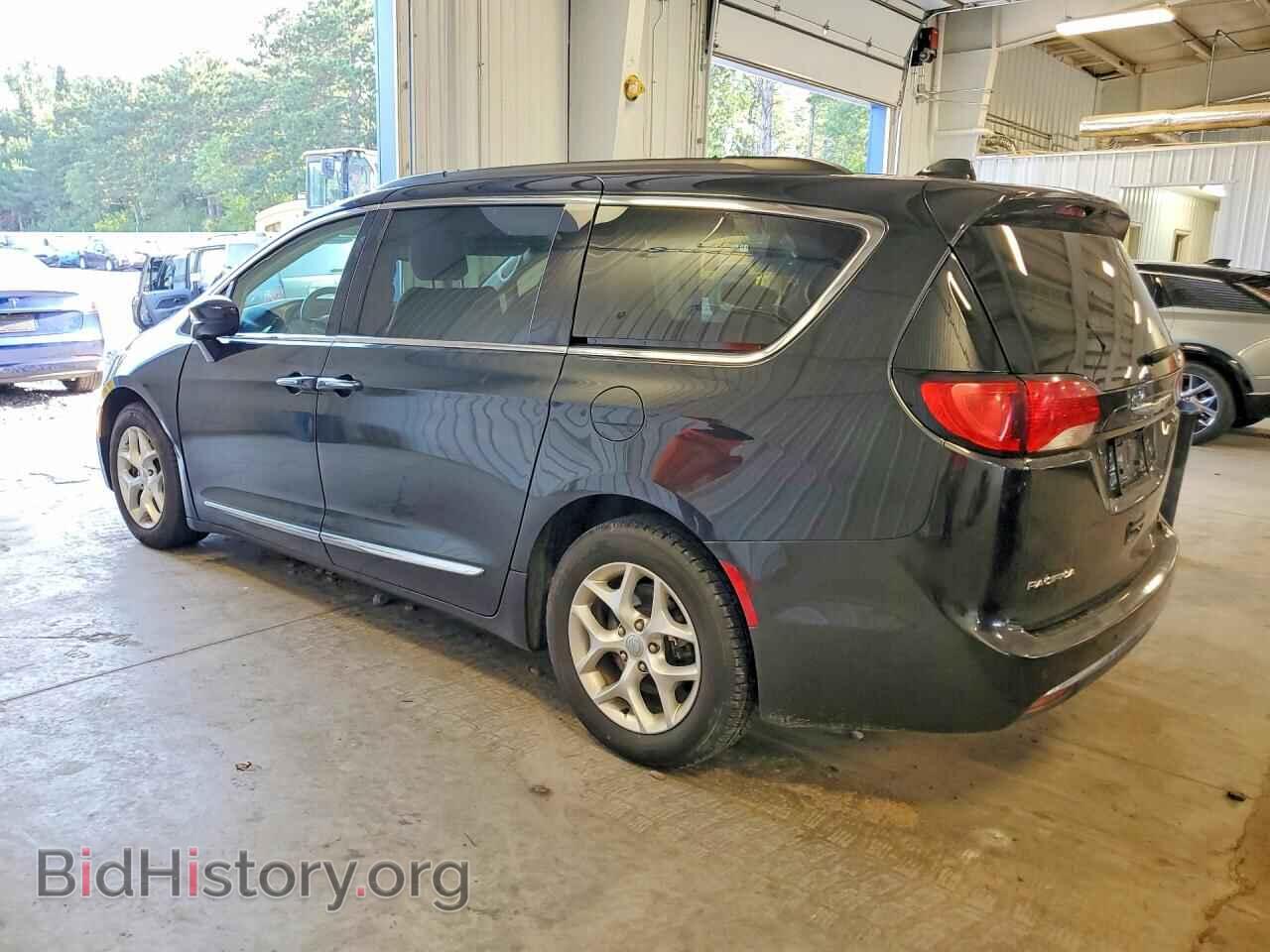 2017 CHRYSLER PACIFICA - VIN: 2C4RC1BG0HR511921 - Photo 2