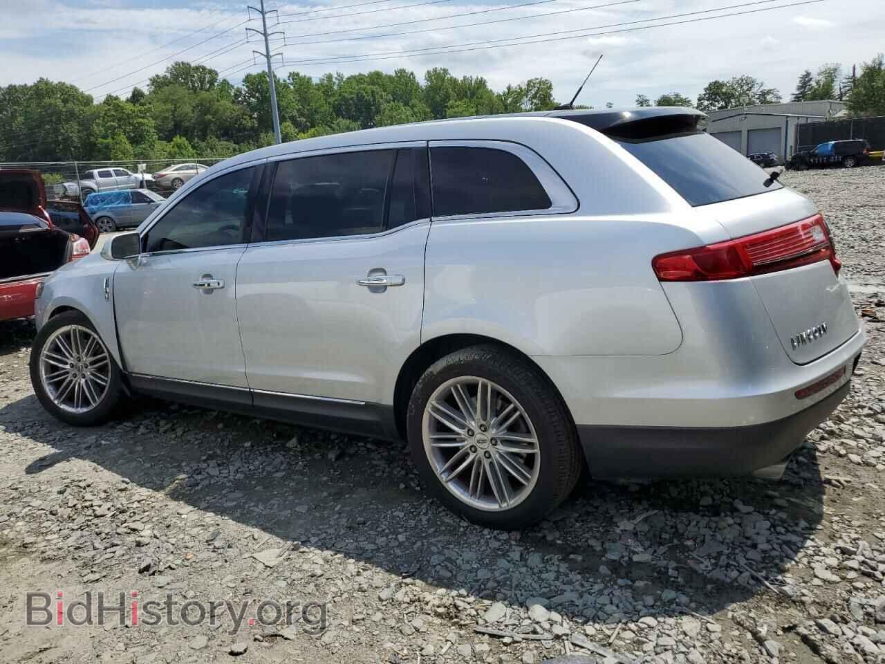 2019 LINCOLN MKT - VIN: 2LMHJ5AT9KBL03110 - Фото 2