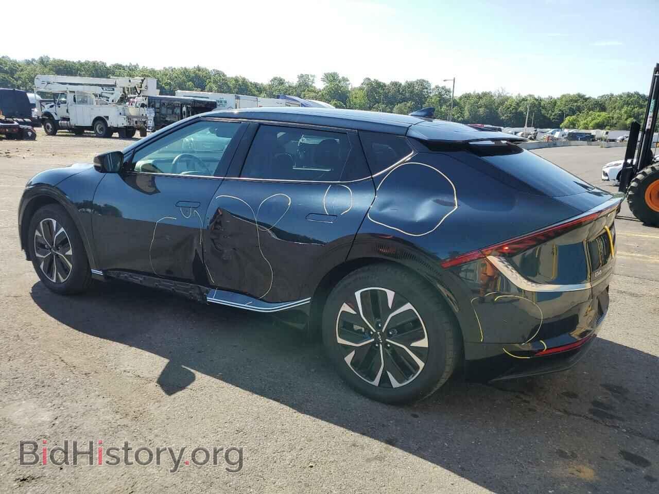 2023 KIA EV6 LIGHT - VIN: KNDC34LAXP5128002 - Фото 2