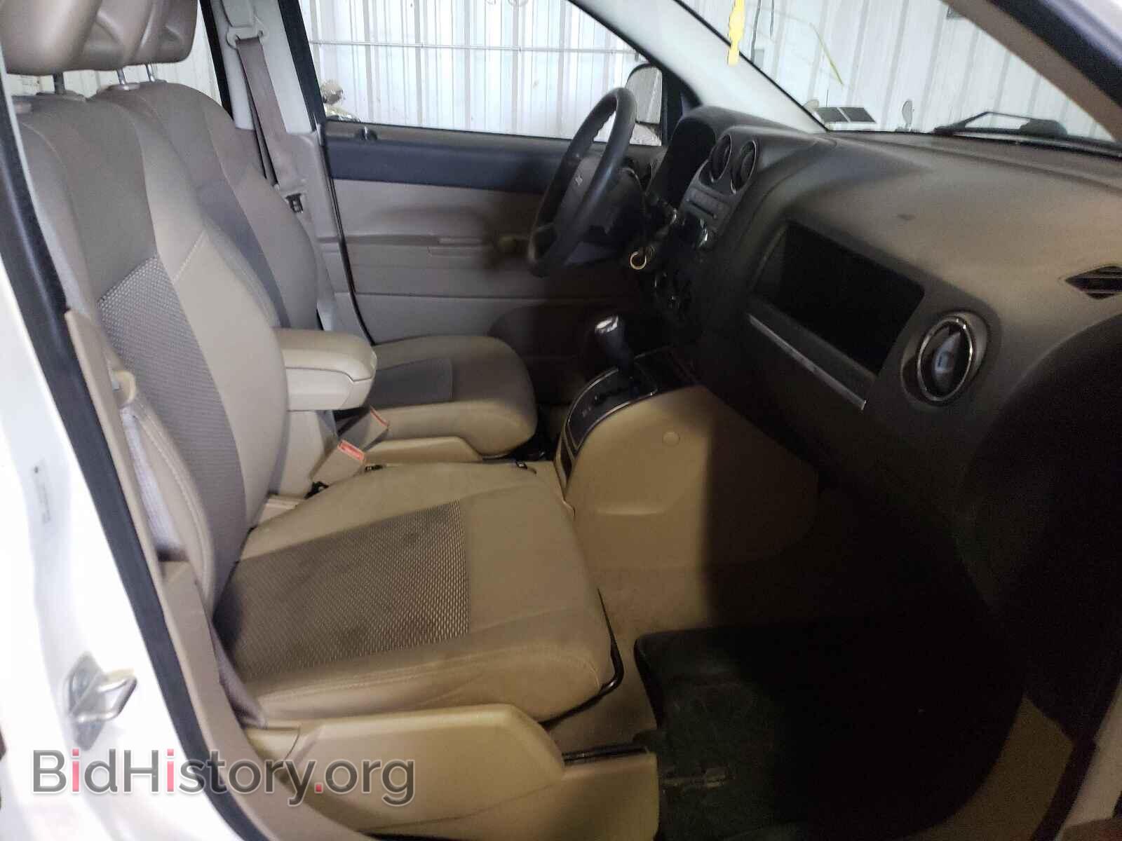 2009 JEEP COMPASS - VIN: 1J4FF47B39D120785 - Photo 5