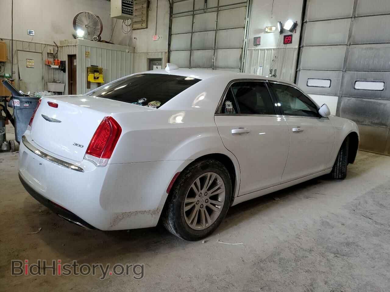 2017 CHRYSLER 300 - VIN: 2C3CCAAG6HH631983 - Фото 3