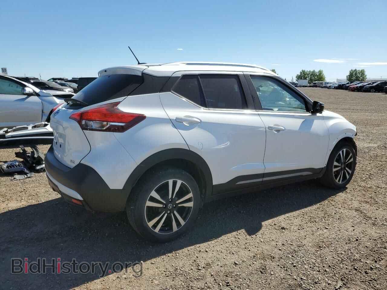 2019 NISSAN KICKS - VIN: 3N1CP5CU2KL539104 - Фото 3