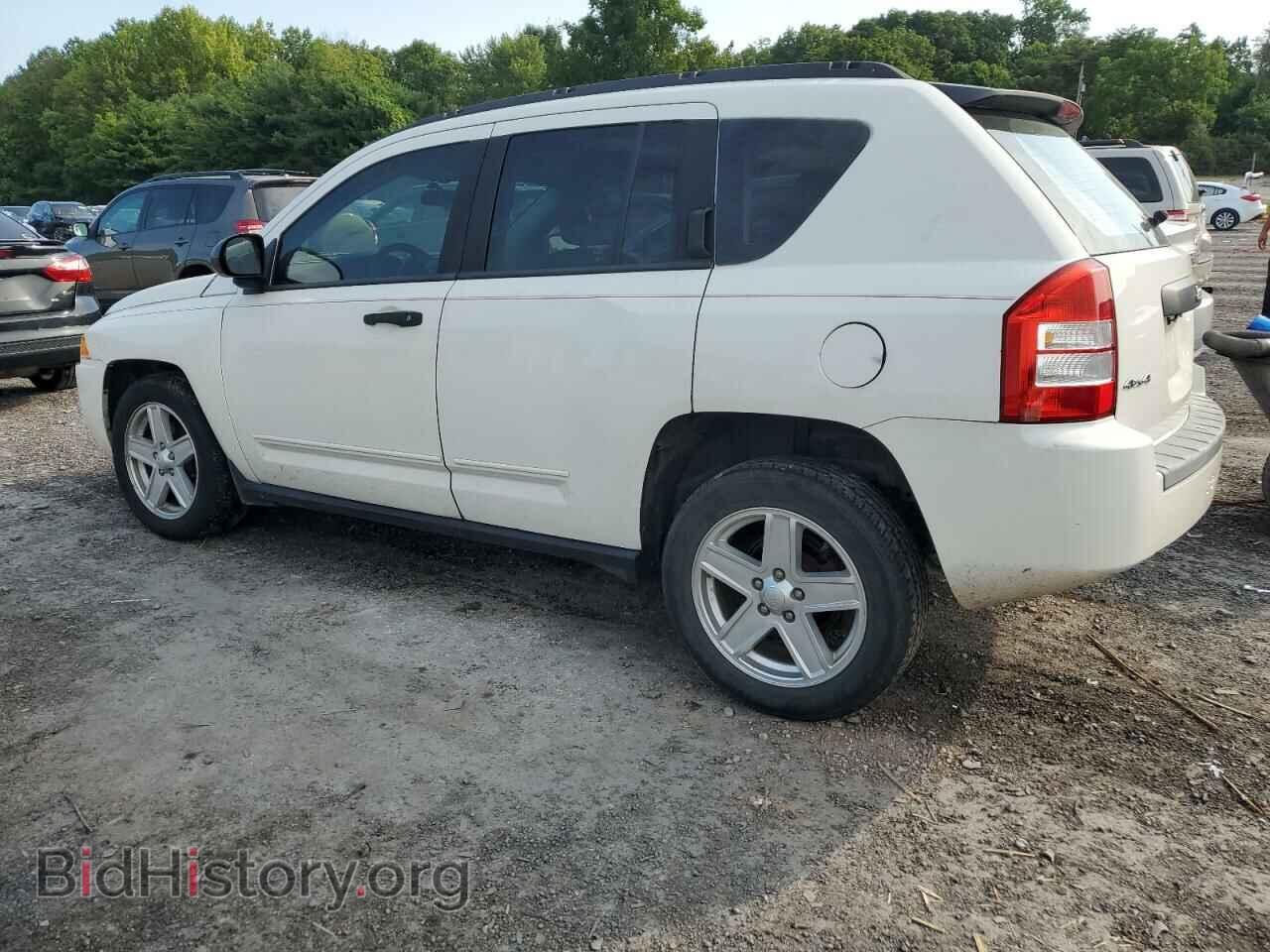 2009 JEEP COMPASS - VIN: 1J4FF47B49D218692 - Photo 2