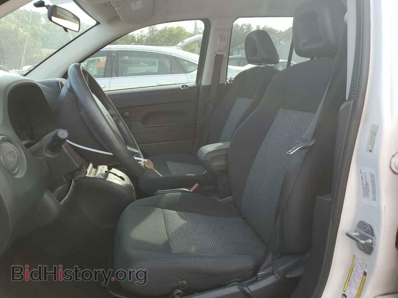 2009 JEEP COMPASS - VIN: 1J4FF47B49D218692 - Photo 7