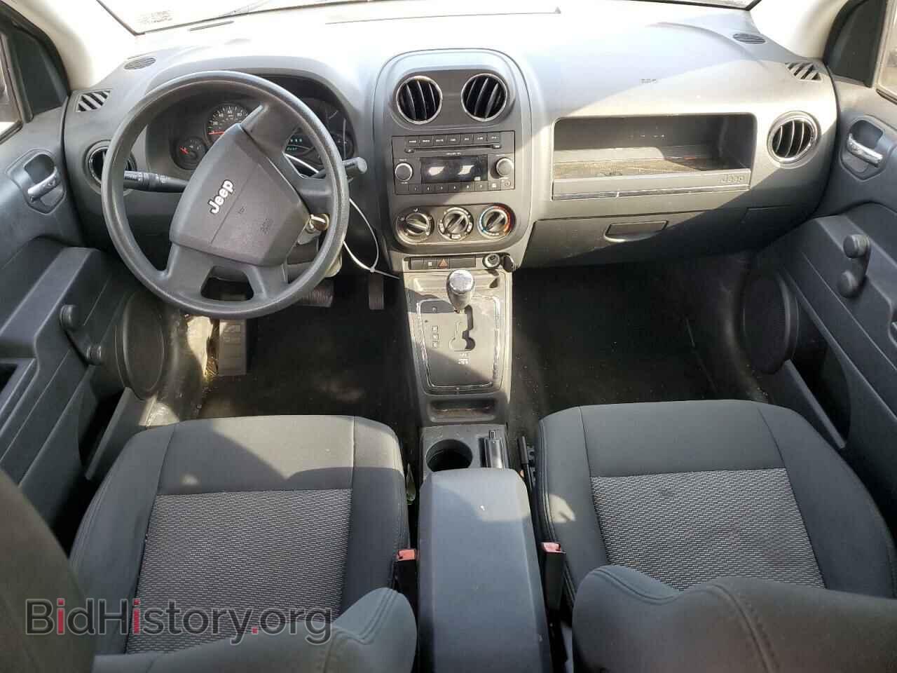 2009 JEEP COMPASS - VIN: 1J4FF47B49D218692 - Photo 8