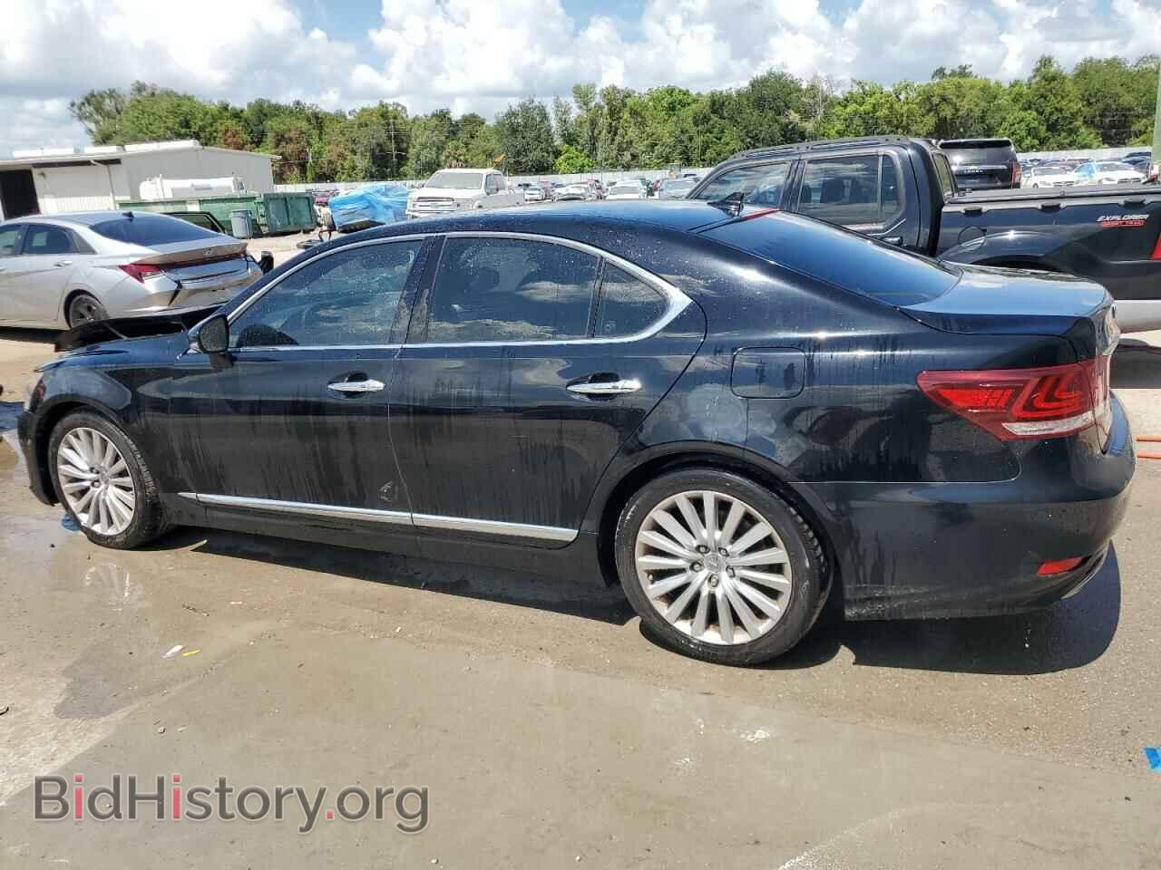 2013 LEXUS LS460 - VIN: JTHBL5EFXD5121944 - Photo 2