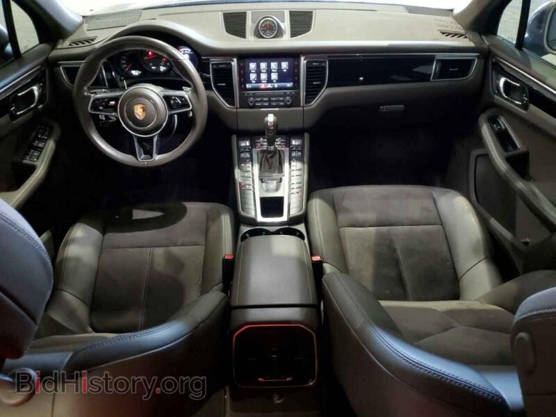 2017 Porsche MACAN (VIN WP1AA2A50HLB00664) — photo 8 of 13