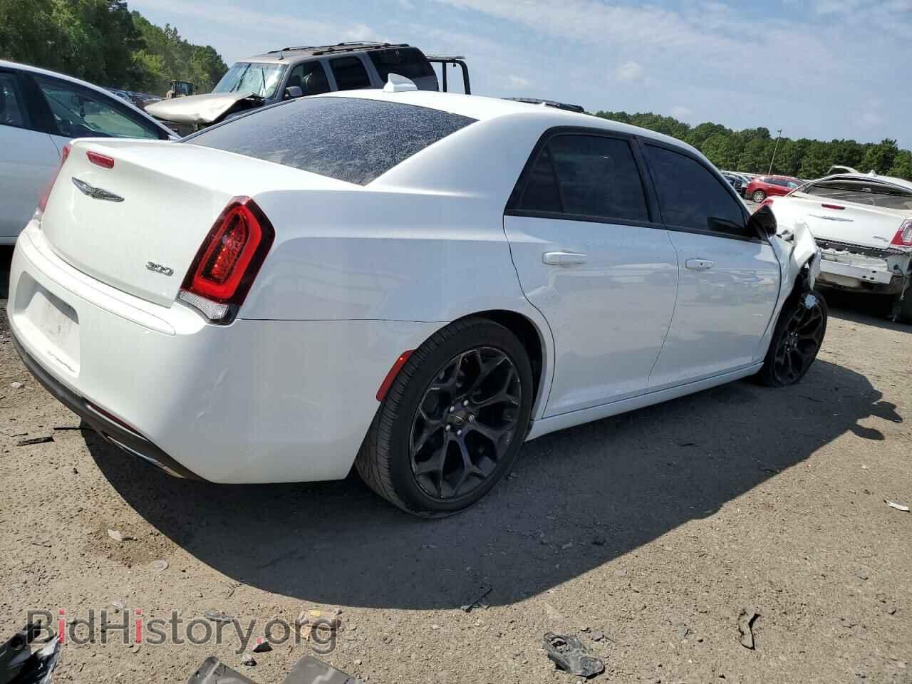 2019 CHRYSLER 300 - VIN: 2C3CCAAG9KH601318 - Фото 3