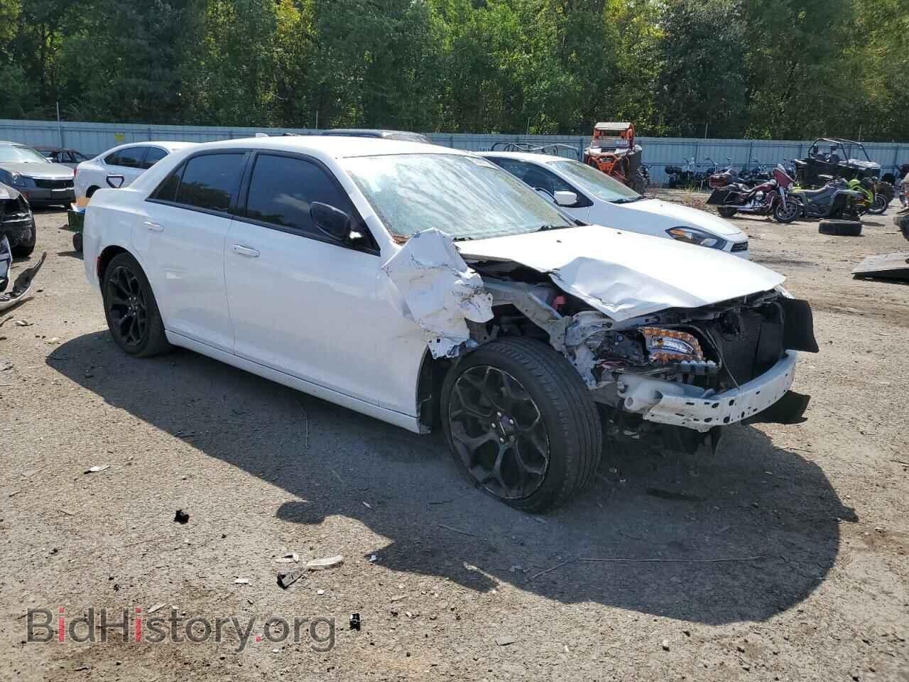 2019 CHRYSLER 300 - VIN: 2C3CCAAG9KH601318 - Фото 4