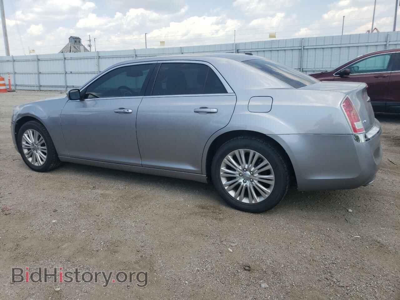 2013 CHRYSLER 300 - VIN: 2C3CCARG5DH733242 - Фото 2