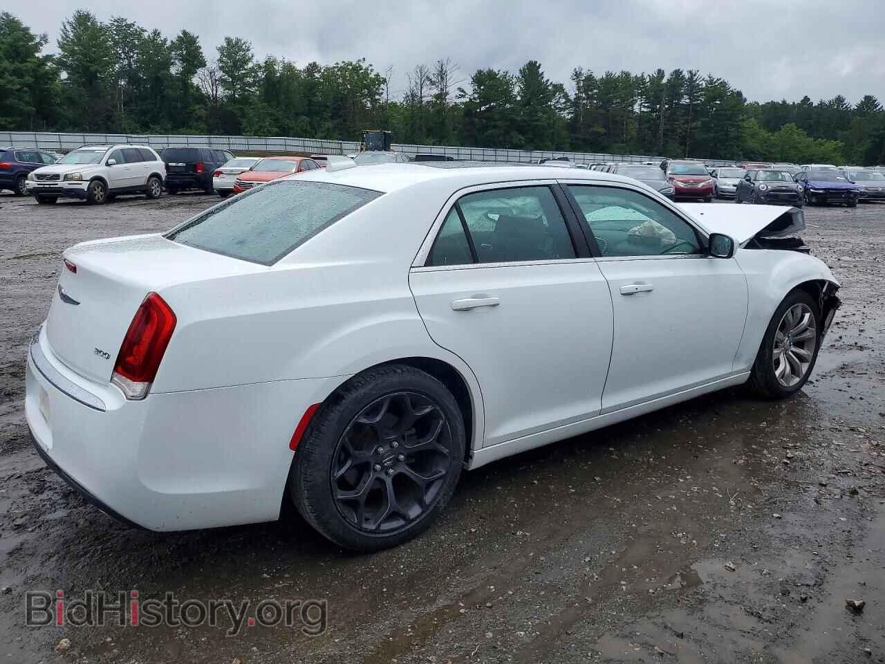 2017 CHRYSLER 300 - VIN: 2C3CCAAG4HH626880 - Фото 3