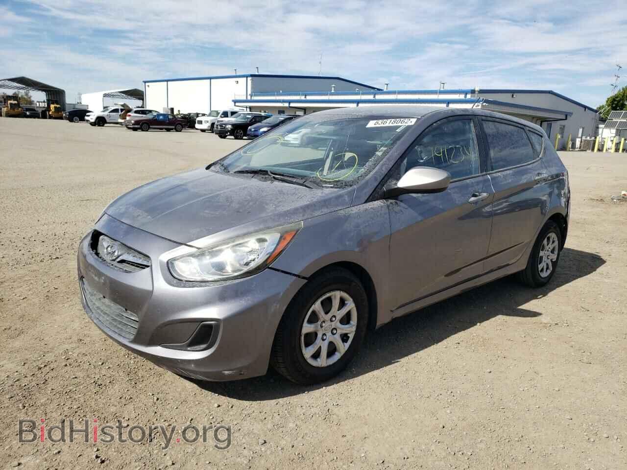2013 HYUNDAI ACCENT - VIN: KMHCT5AE9DU131949 - Фото 2