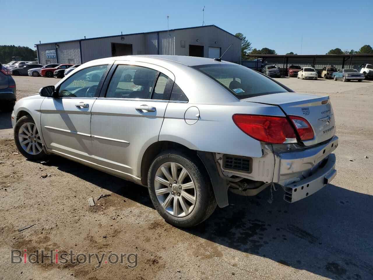 2010 CHRYSLER SEBRING - VIN: 1C3CC5FD1AN133466 - Фото 3