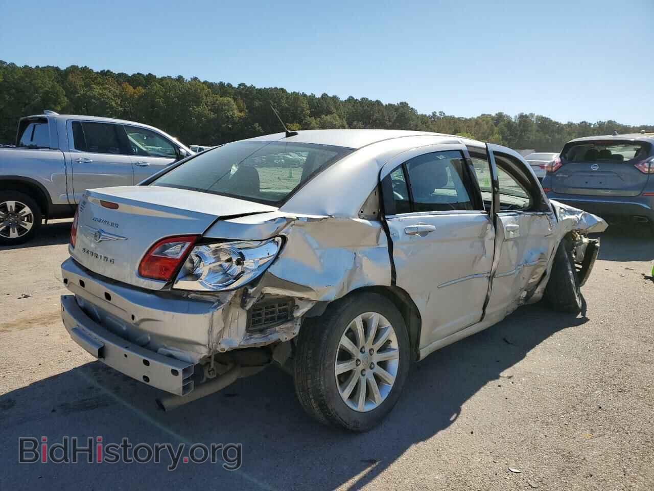 2010 CHRYSLER SEBRING - VIN: 1C3CC5FD1AN133466 - Фото 4