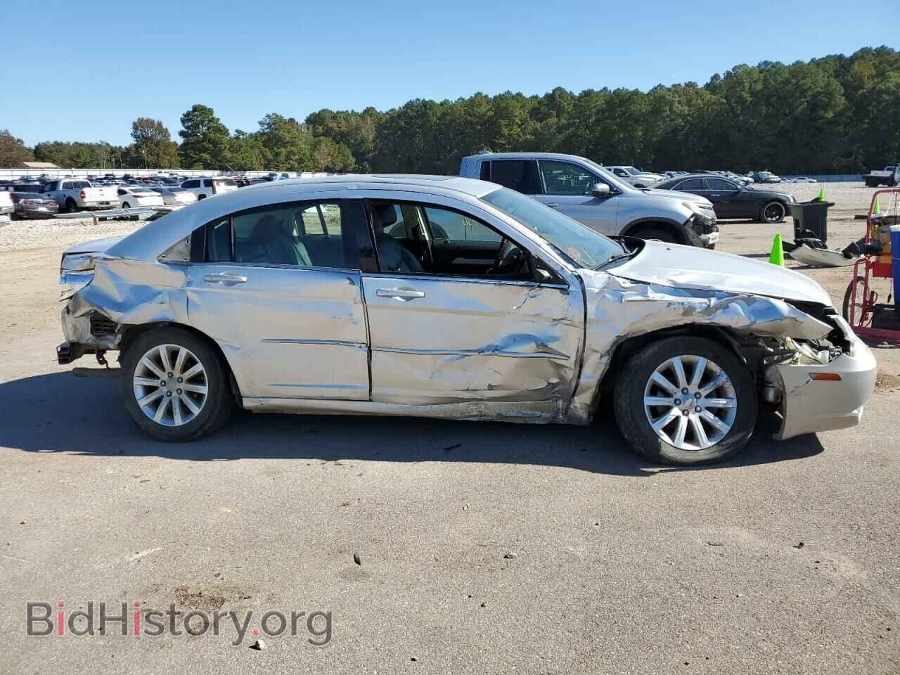 2010 CHRYSLER SEBRING - VIN: 1C3CC5FD1AN133466 - Фото 9
