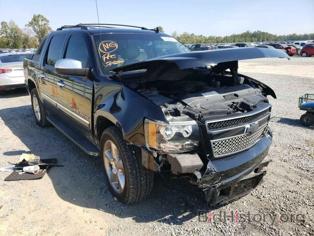 Photo 3GNVKGE00AG120399 - CHEVROLET AVALANCHE 2010