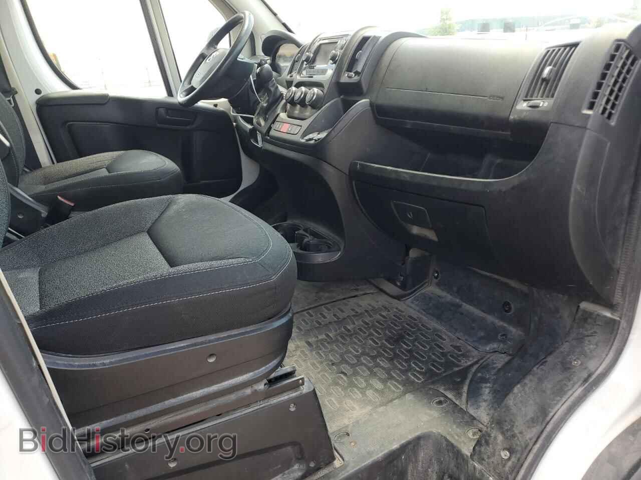 2016 RAM All Models - VIN: 3C6URVHG0GE107550 - Фото 8