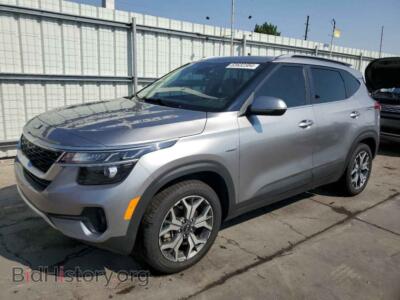 2021 Kia SELTOS EX, серебристый — VIN KNDERCAA0M7166066, Copart