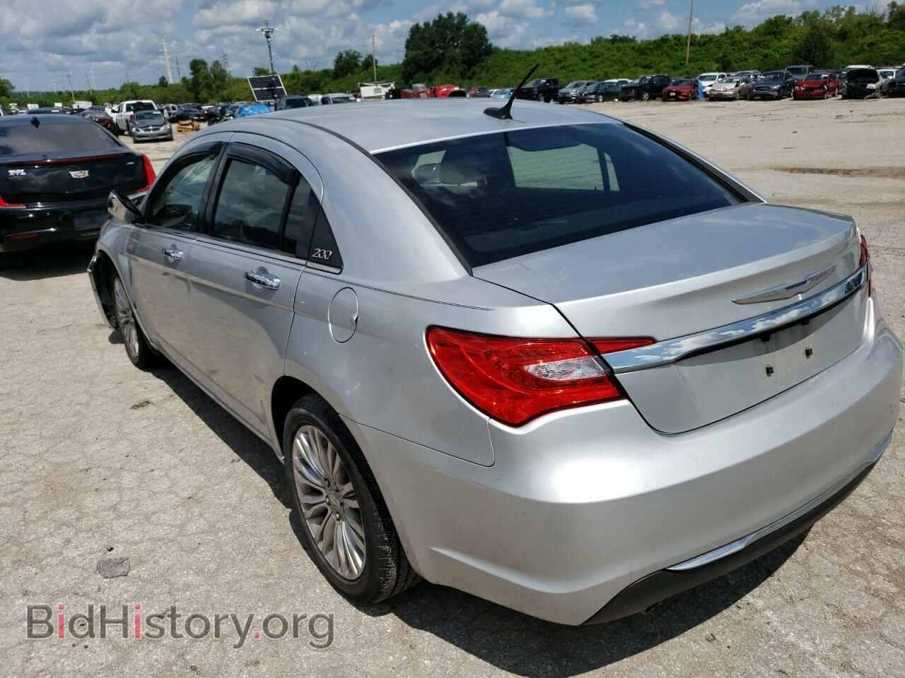2012 CHRYSLER 200 - VIN: 1C3CCBCGXCN279350 - Фото 2
