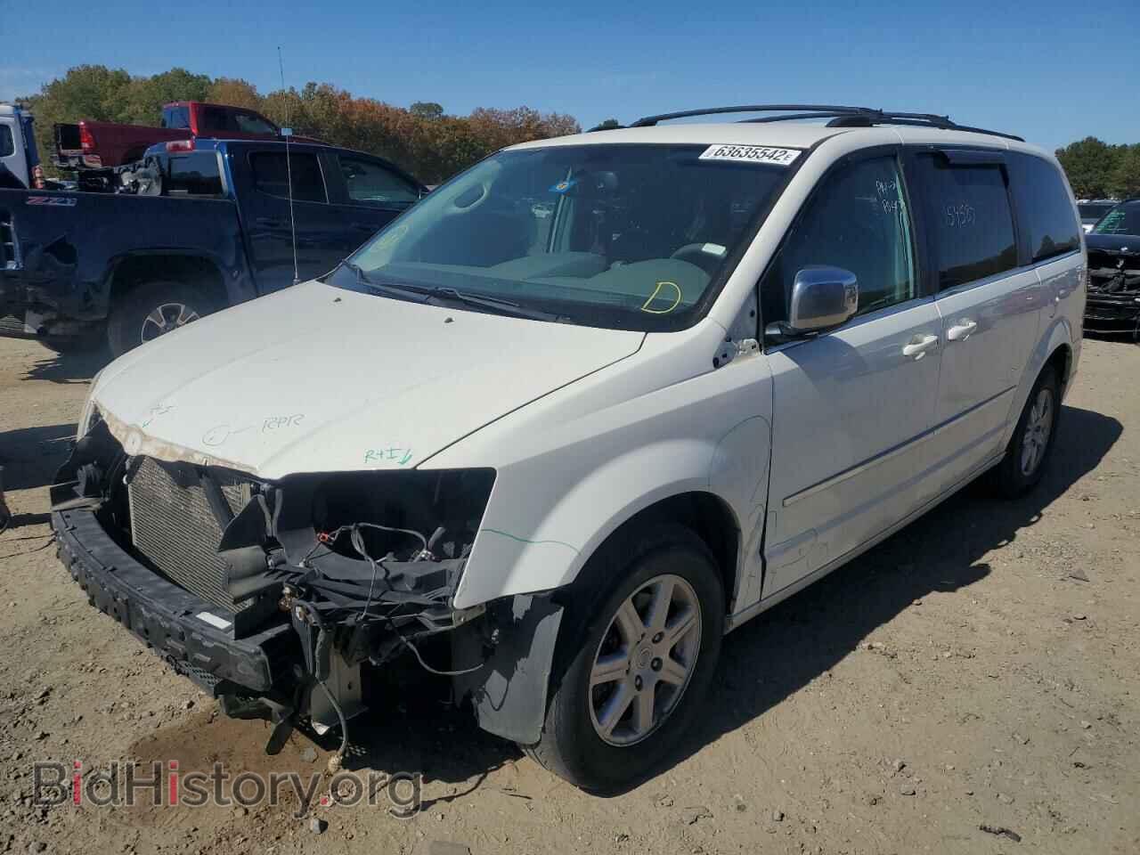 2010 CHRYSLER MINIVAN - VIN: 2A4RR5D12AR422303 - Photo 2