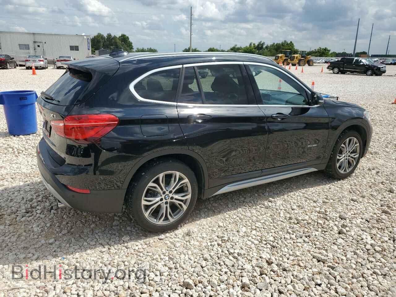 2017 BMW X1 - VIN: WBXHT3C36H5F70414 - Фото 3