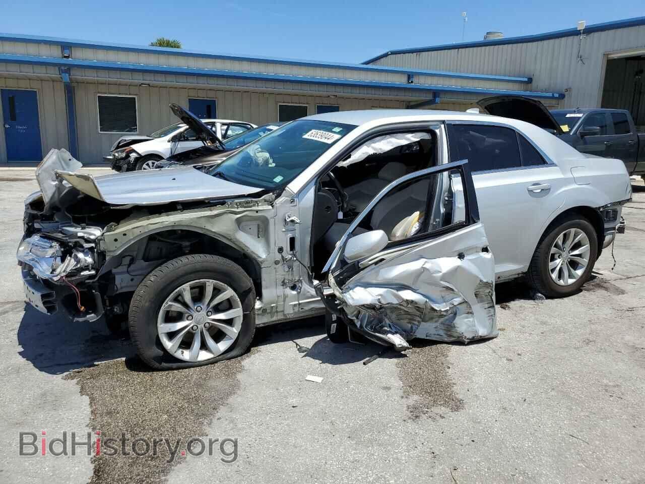Фотография 2C3CCAAG9KH654682 - CHRYSLER 300 2019