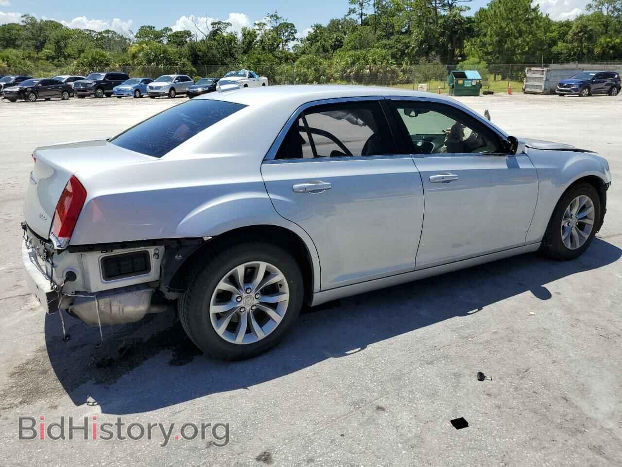 2019 CHRYSLER 300 - VIN: 2C3CCAAG9KH654682 - Фото 3