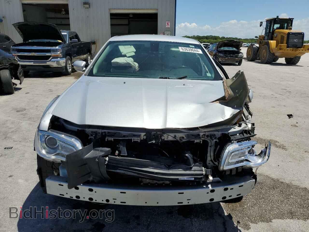 2019 CHRYSLER 300 - VIN: 2C3CCAAG9KH654682 - Фото 5