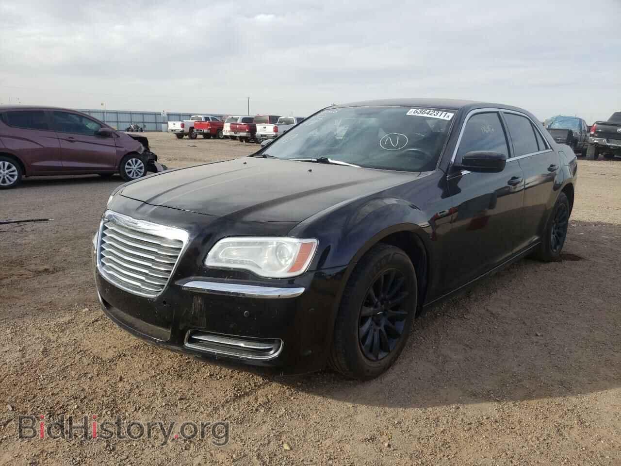 2013 CHRYSLER 300 - VIN: 2C3CCAAG1DH632260 - Фото 2
