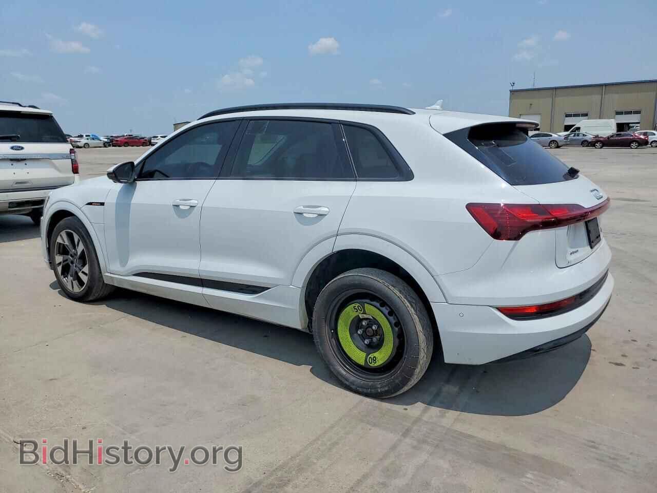 2022 AUDI E-TRON - VIN: WA1AAAGEXNB007777 - Photo 2