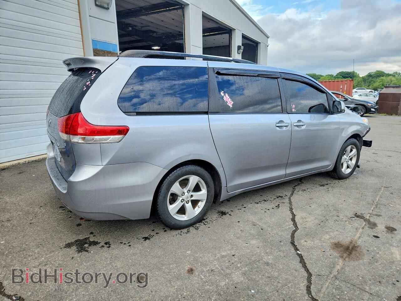 2011 TOYOTA SIENNA - VIN: 5TDKK3DC7BS065789 - Фото 3
