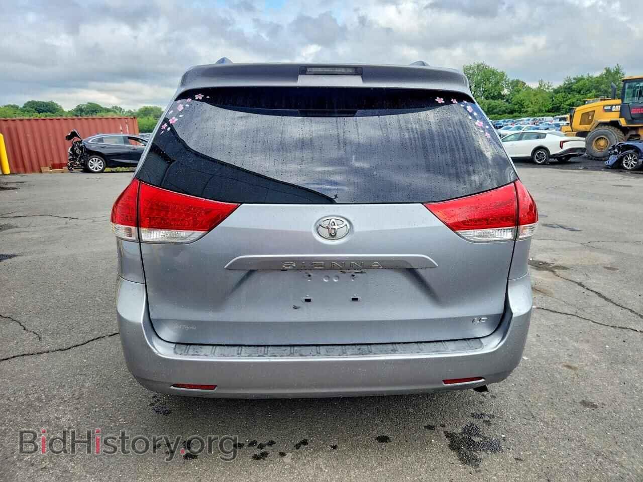 2011 TOYOTA SIENNA - VIN: 5TDKK3DC7BS065789 - Фото 6