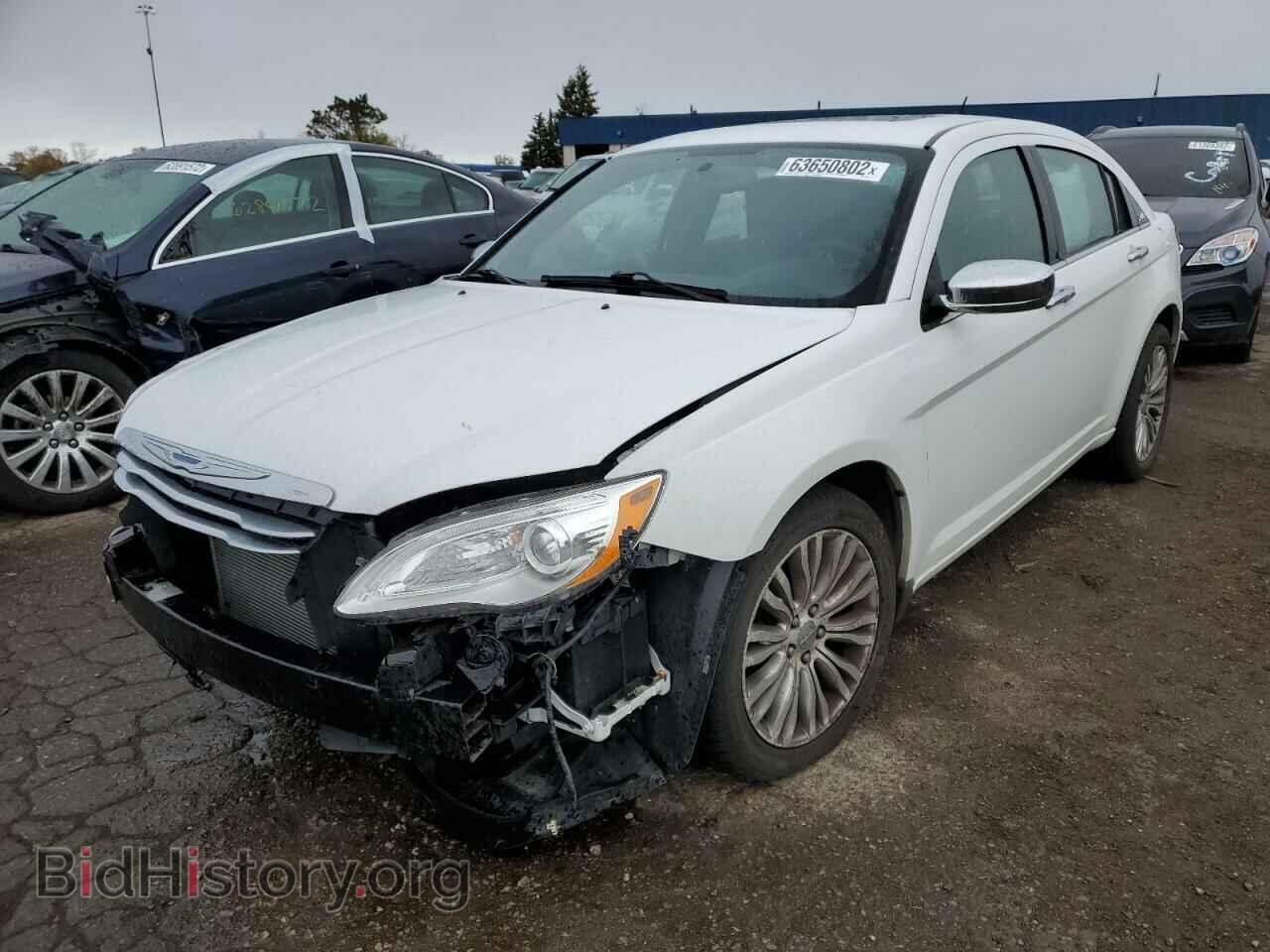2012 CHRYSLER 200 - VIN: 1C3CCBCG3CN327075 - Фото 2