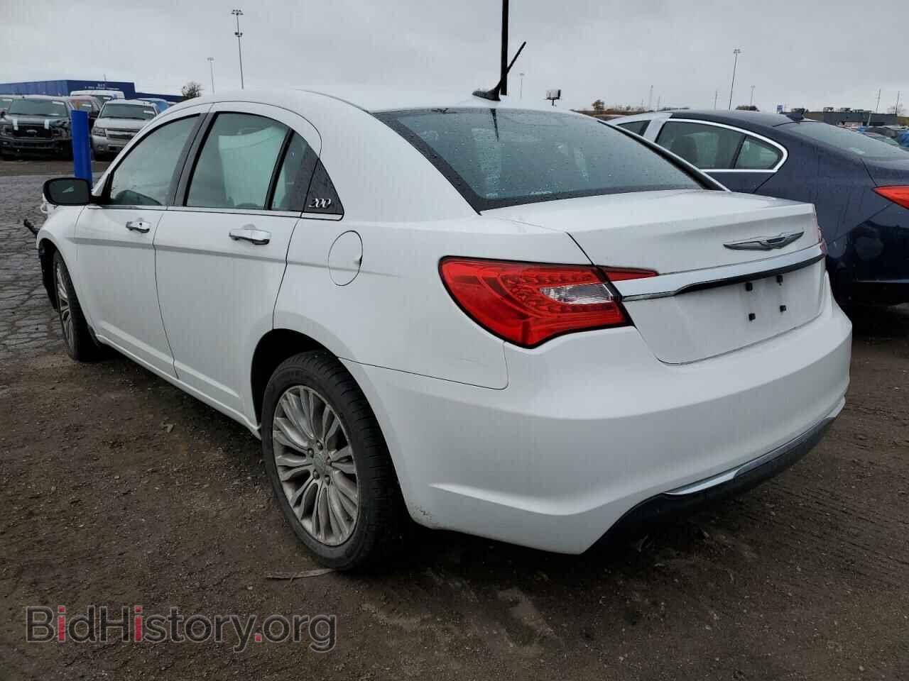2012 CHRYSLER 200 - VIN: 1C3CCBCG3CN327075 - Фото 3