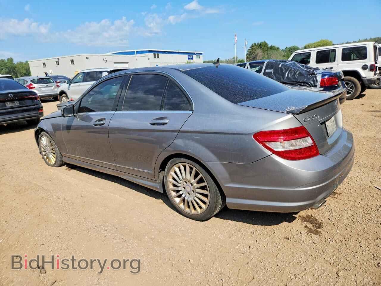 2011 MERCEDES-BENZ C-CLASS - VIN: WDDGF8FB4BF548075 - Photo 2