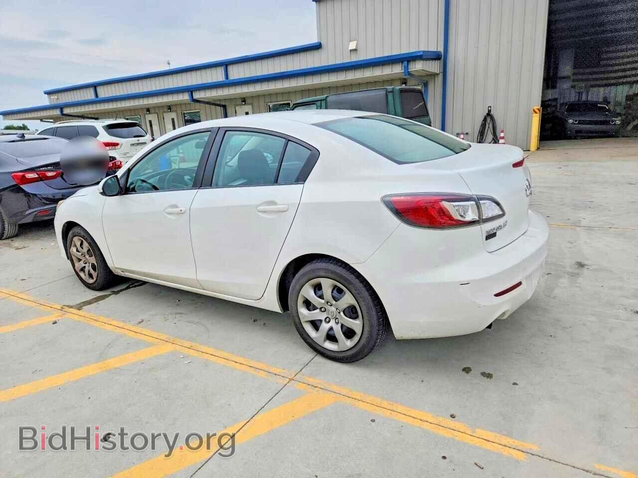 2013 MAZDA 3 - VIN: JM1BL1TF4D1817400 - Photo 2