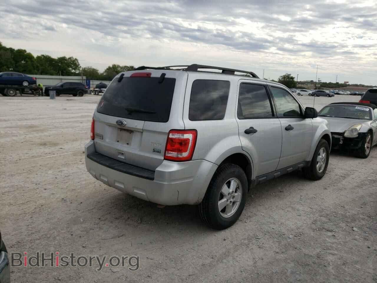 2011 FORD ESCAPE - VIN: 1FMCU0DG9BKA32957 - Фото 4