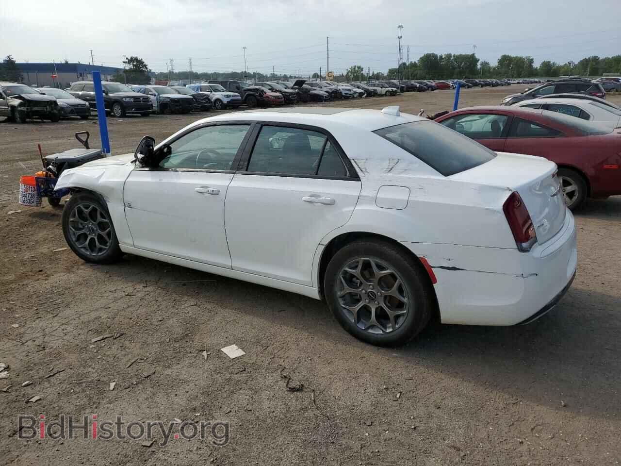 2017 CHRYSLER 300 - VIN: 2C3CCAGG0HH647975 - Фото 2