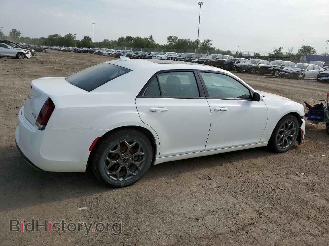 2017 CHRYSLER 300 - VIN: 2C3CCAGG0HH647975 - Фото 3