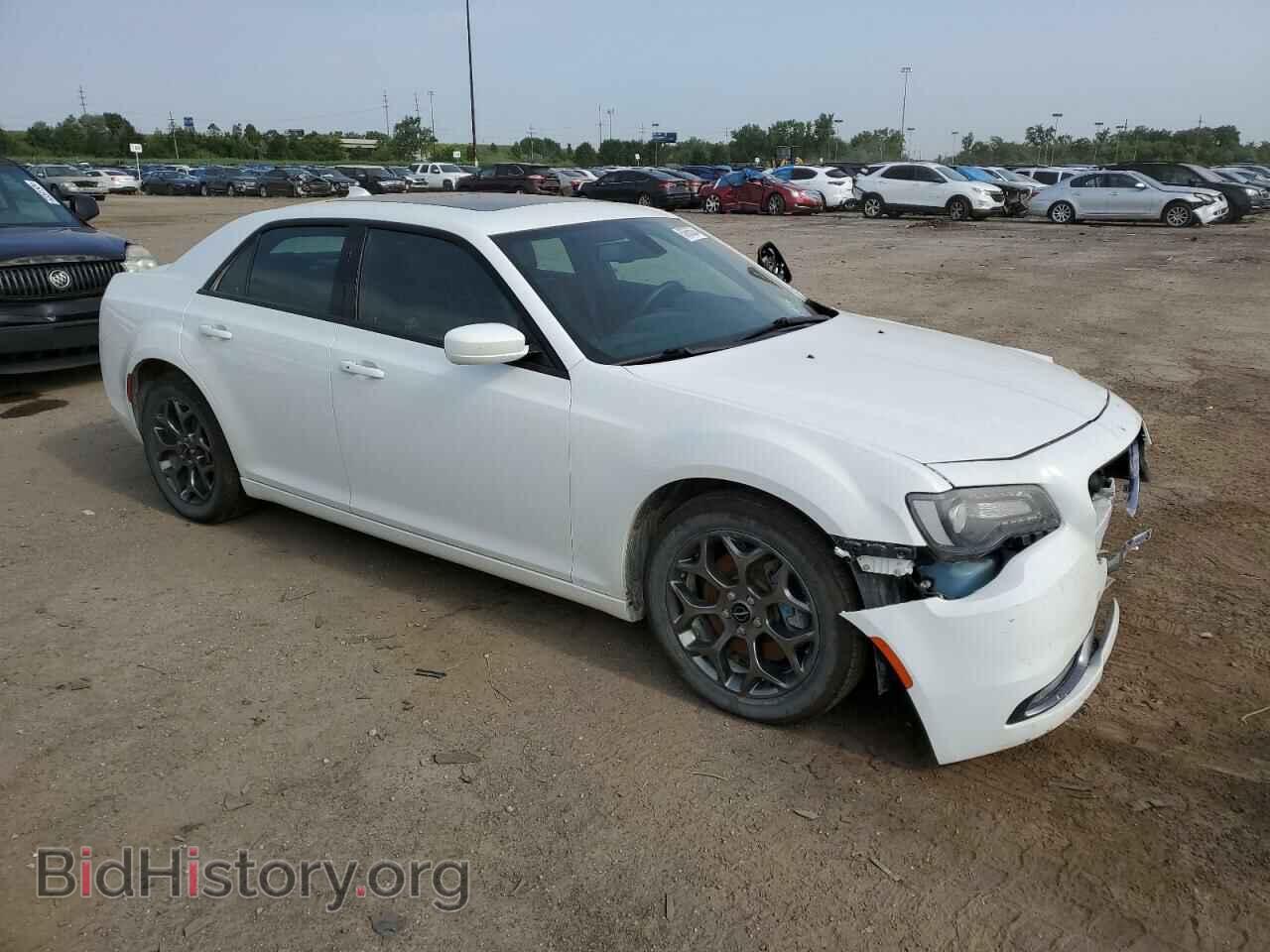 2017 CHRYSLER 300 - VIN: 2C3CCAGG0HH647975 - Фото 4